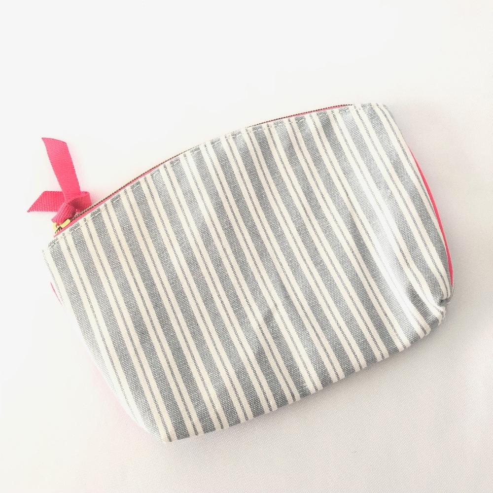♡super cute makeup bag by ipsy♡